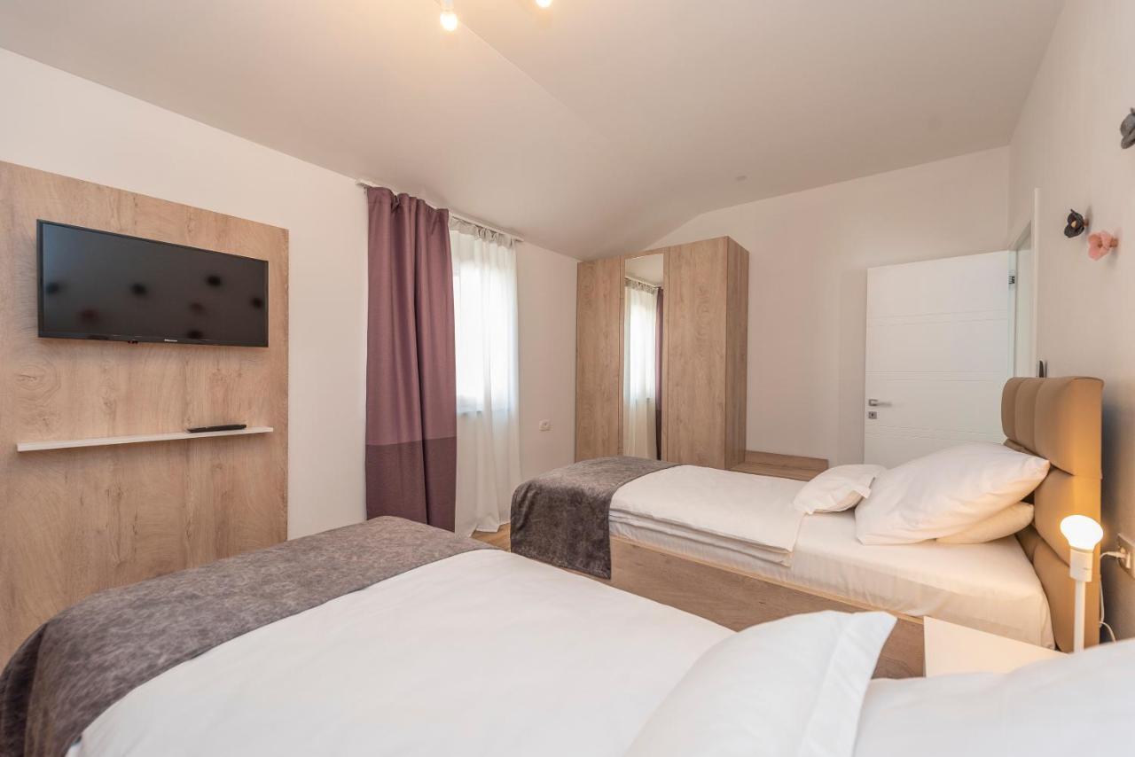 Luxury Apartments - La Vir 5& 6 מראה חיצוני תמונה