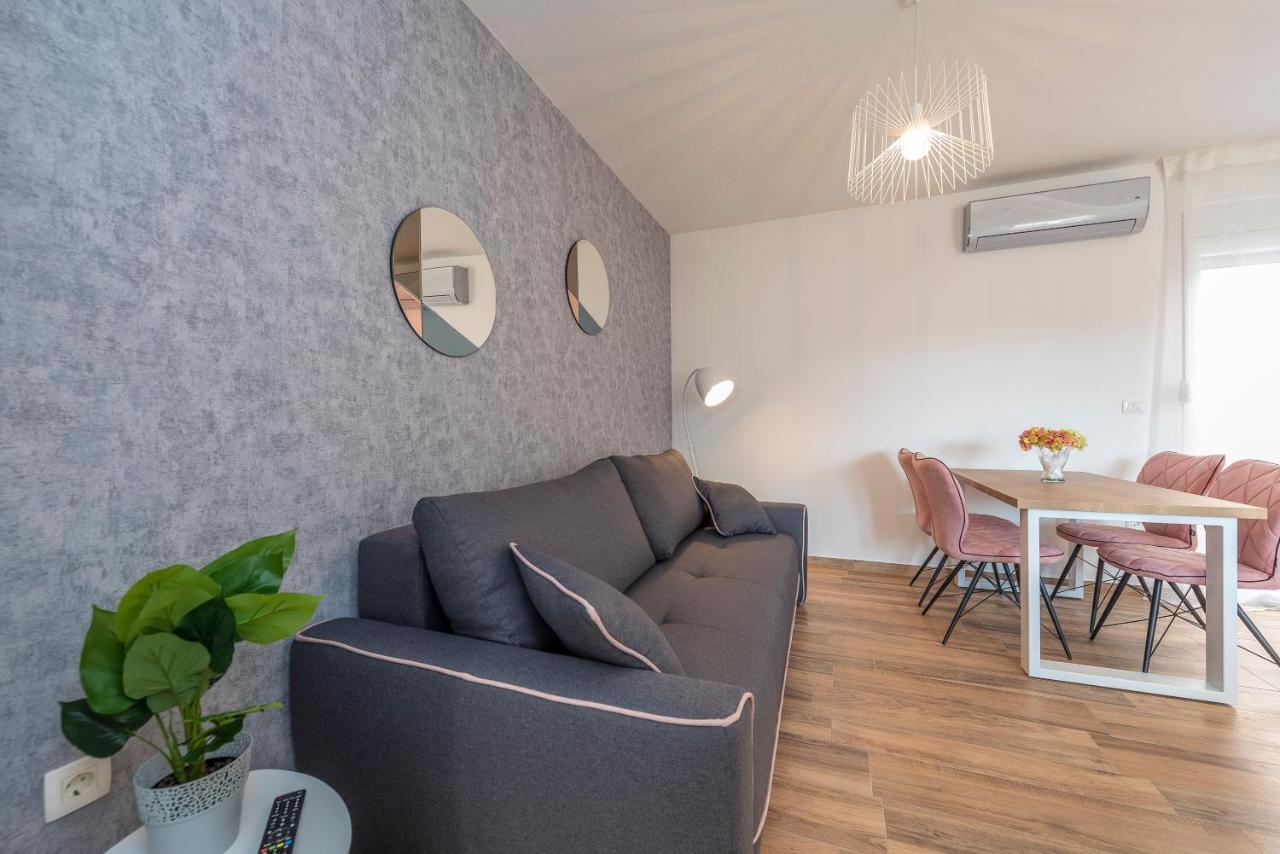 Luxury Apartments - La Vir 5& 6 מראה חיצוני תמונה